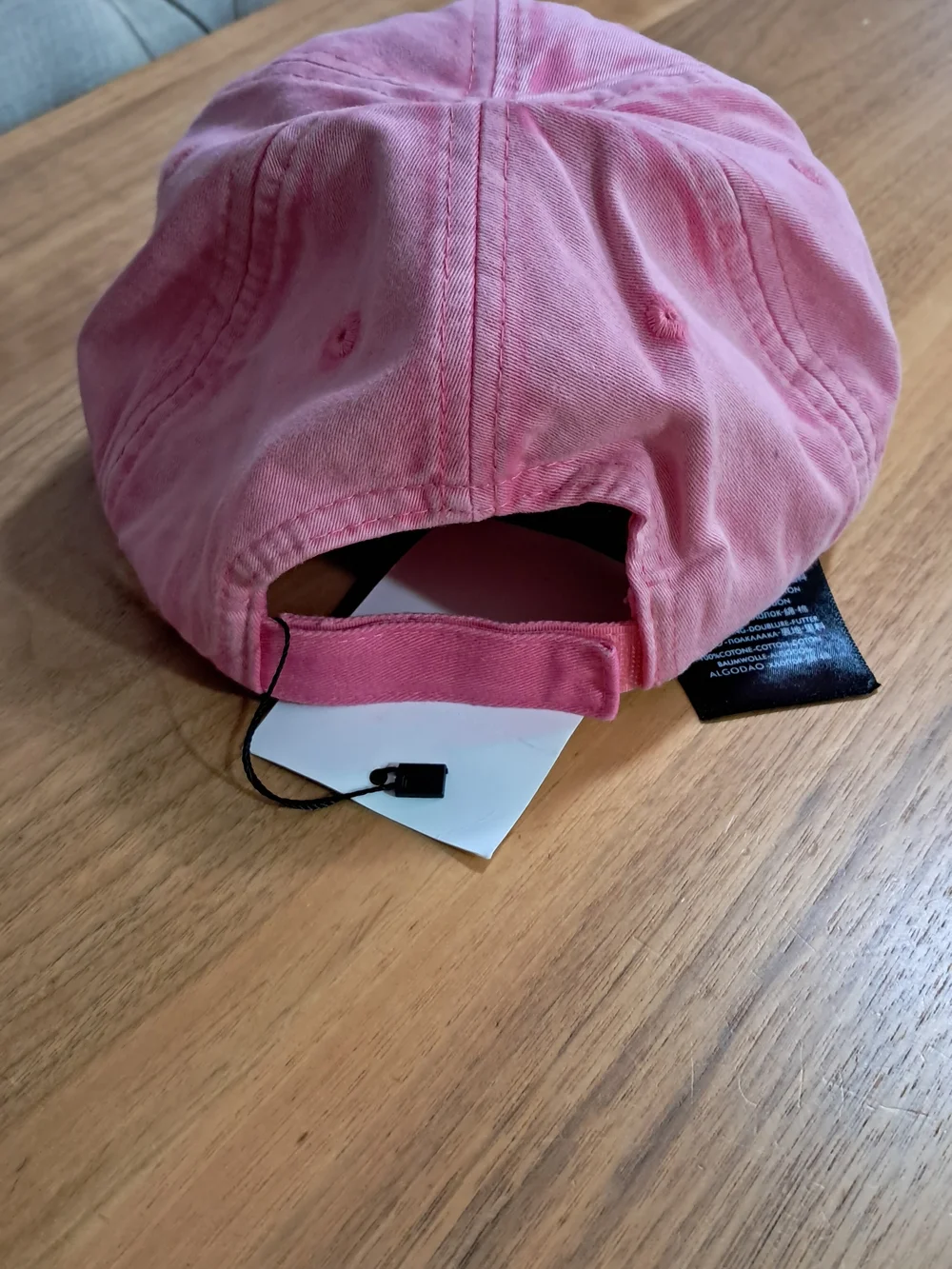 Balenciaga Pink Logo Baseball Cap - Picture 4 of 8